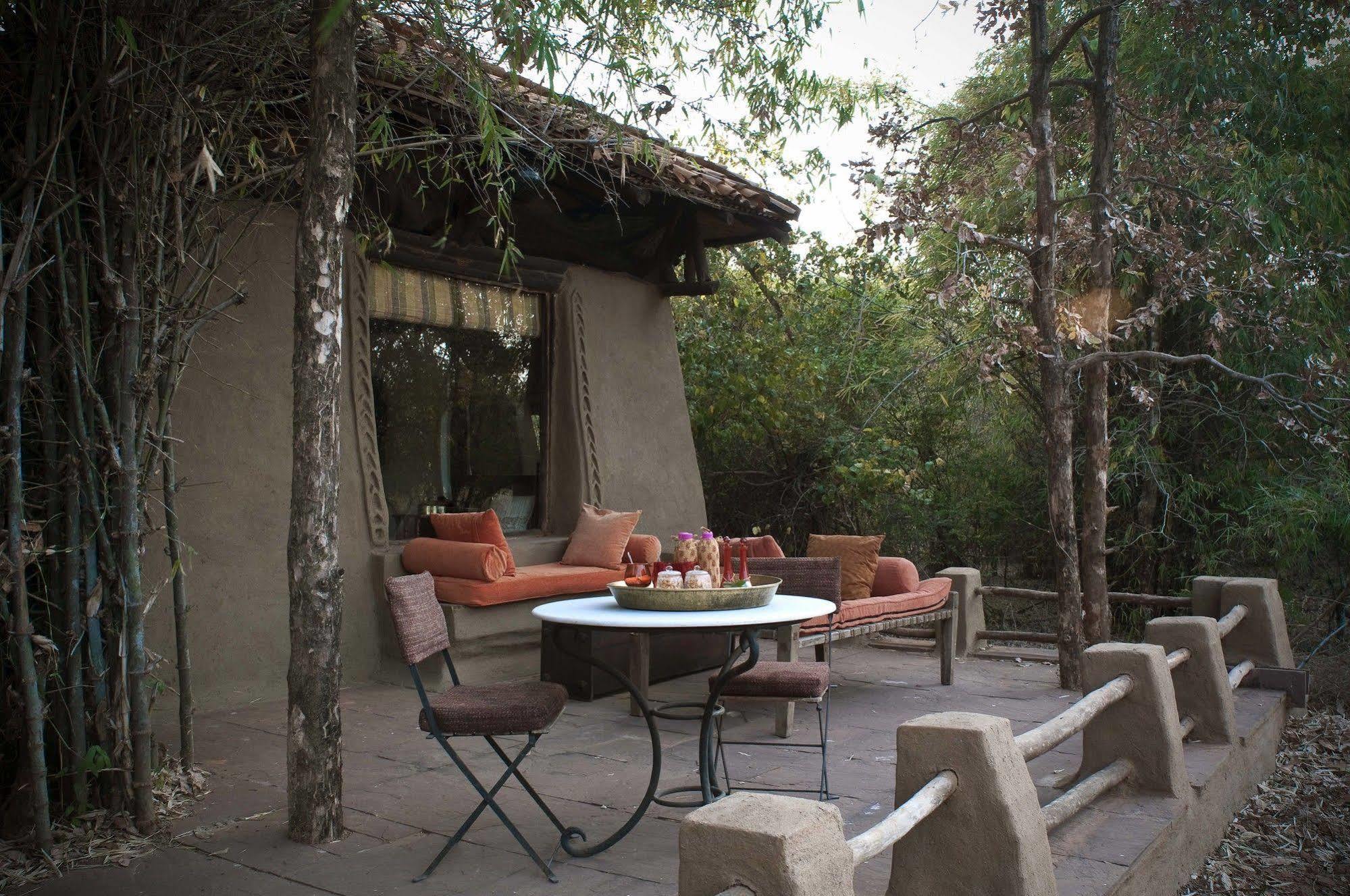 Mahua Kothi, Bandhavgarh National Park Hotel Tāla Exterior photo